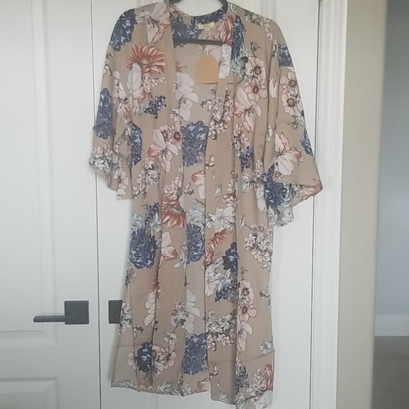 Kimono - Picture 1 of 3